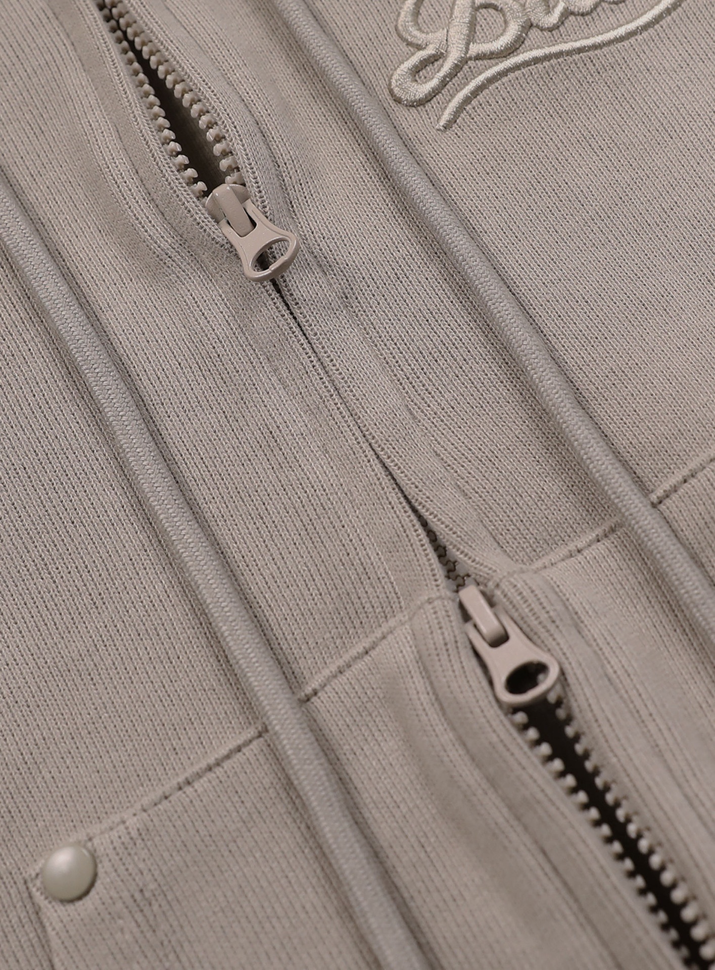 Women's Sweatpants American Retro Embroidery Soft Drapey Fit_voghion.com