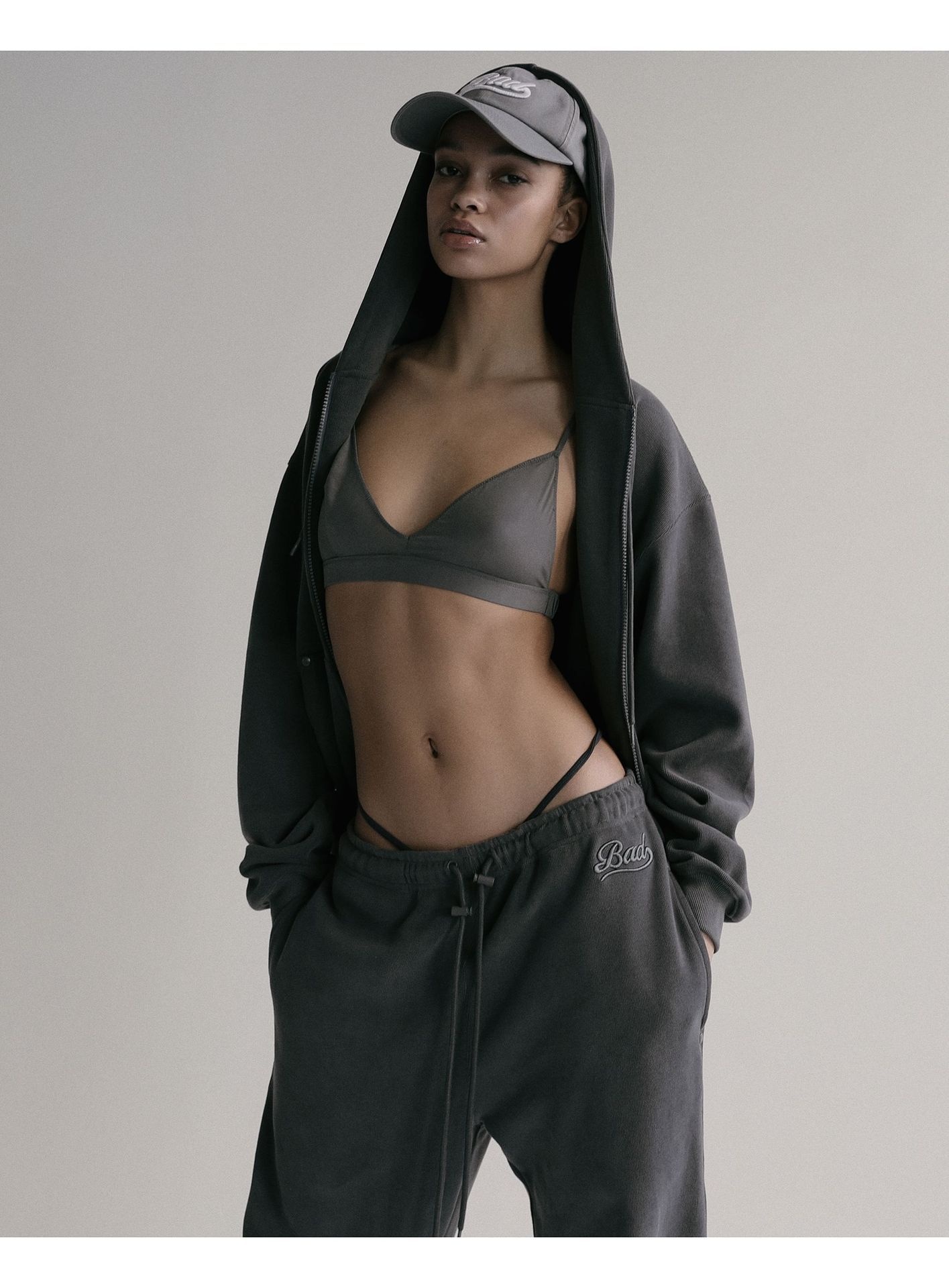 Women's Sweatpants American Retro Embroidery Soft Drapey Fit_voghion.com