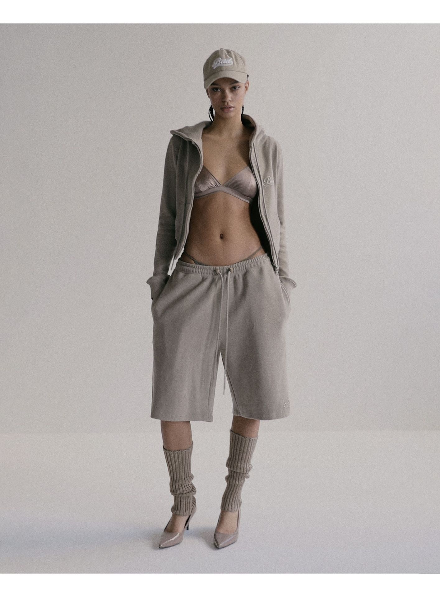 Women's Sweatpants American Retro Embroidery Soft Drapey Fit_voghion.com