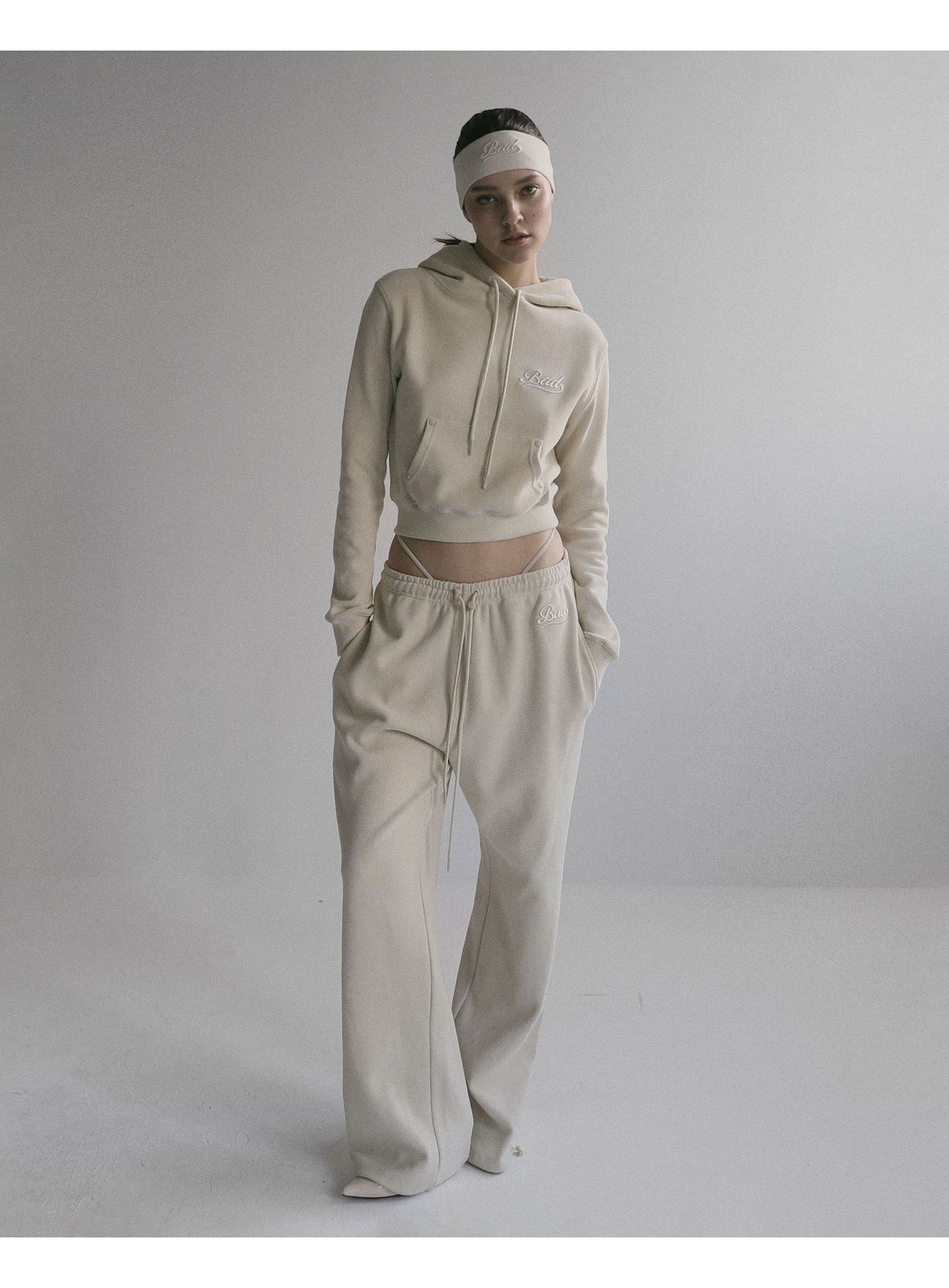 Women's Sweatpants American Retro Embroidery Soft Drapey Fit_voghion.com