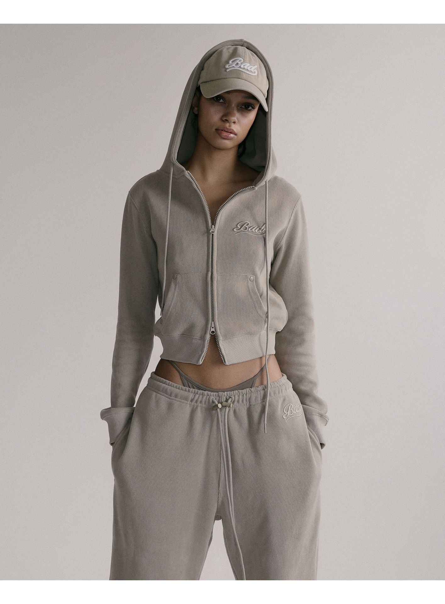 Women's Sweatpants American Retro Embroidery Soft Drapey Fit_voghion.com