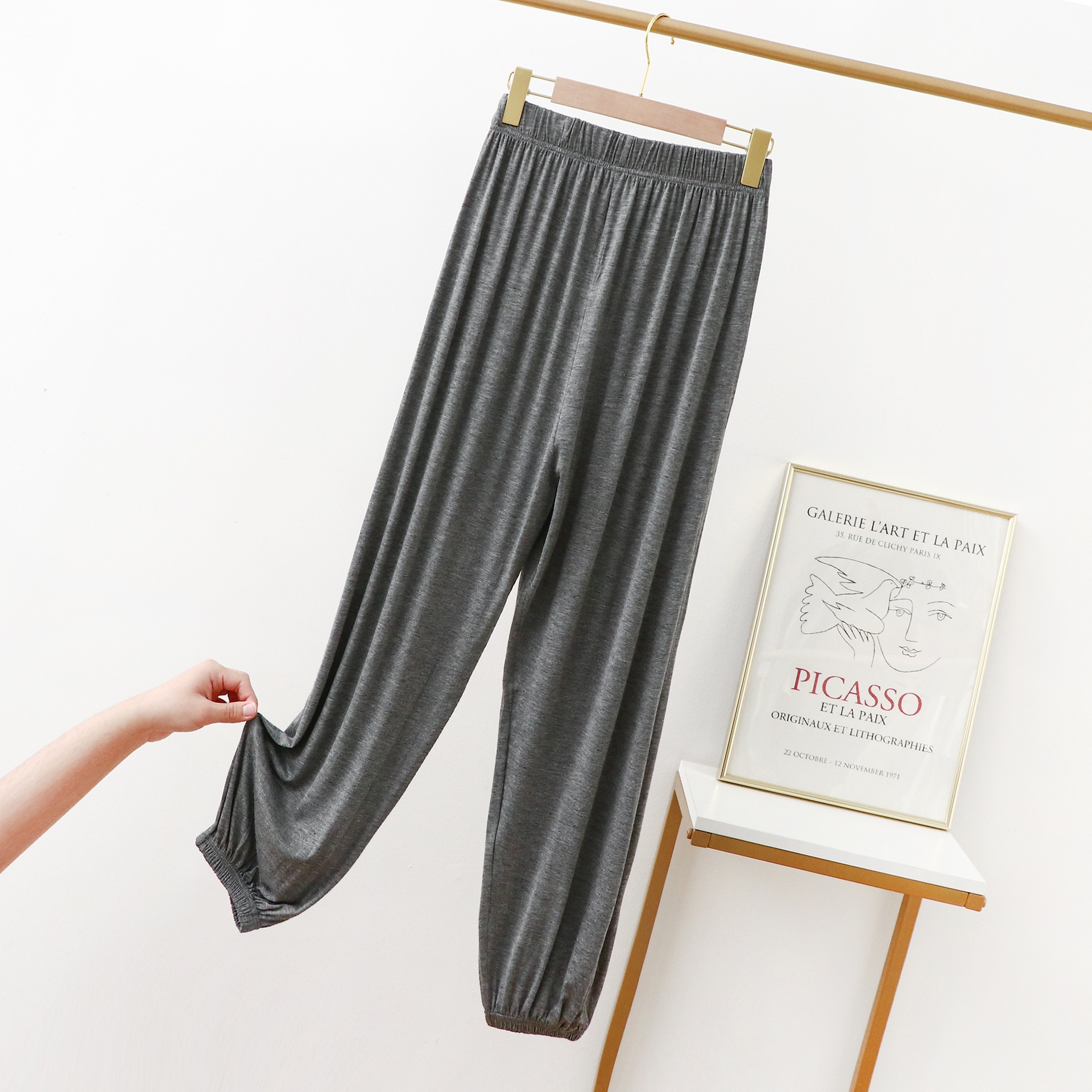 Women's Cotton Tapered Capris Casual Solid Colour Lounge Pants_voghion.com
