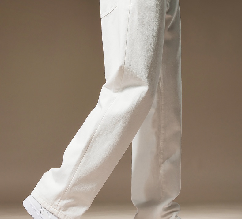 Jeans uomo bianchi a gamba larga taglio dritto in cotone casual_voghion.com