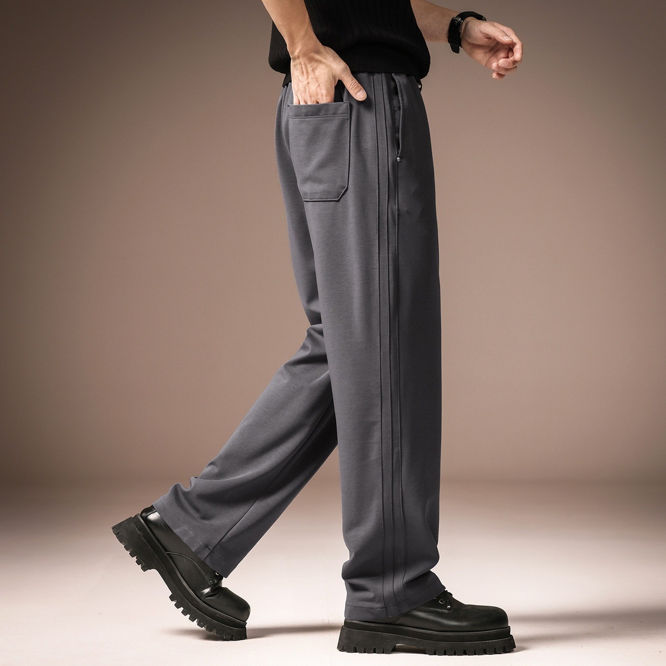 Hochwertige amerikanische Retro-Freizeithose aus Eisseide mit weitem Bein für Herren, neue Sommerhose aus dünn gestreiftem, lockerem Tencel-Stoff mit geradem Bein_voghion.com
