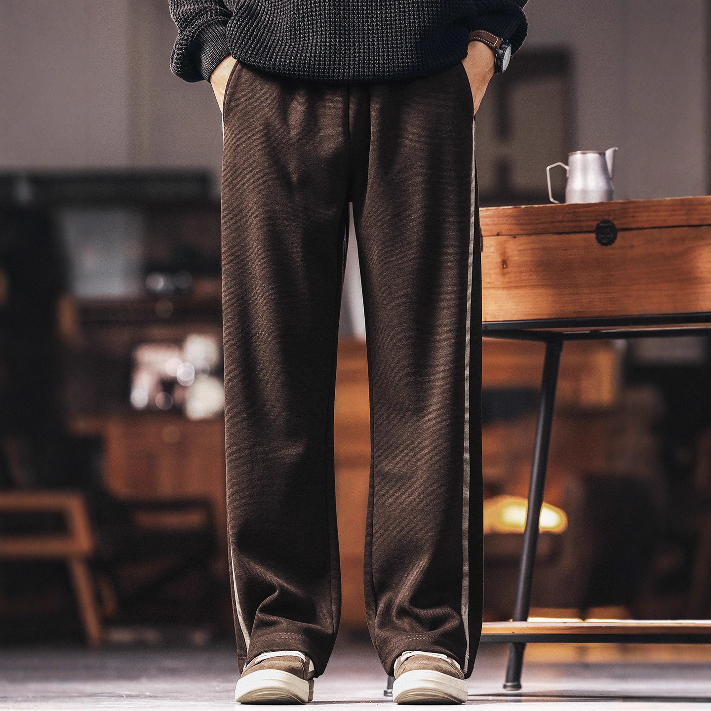 Hochwertige amerikanische Retro-Jogginghose mit zwei Streifen, weich und bequem, lässige Herrenhose mit geradem Bein, Herbst 2025_voghion.com