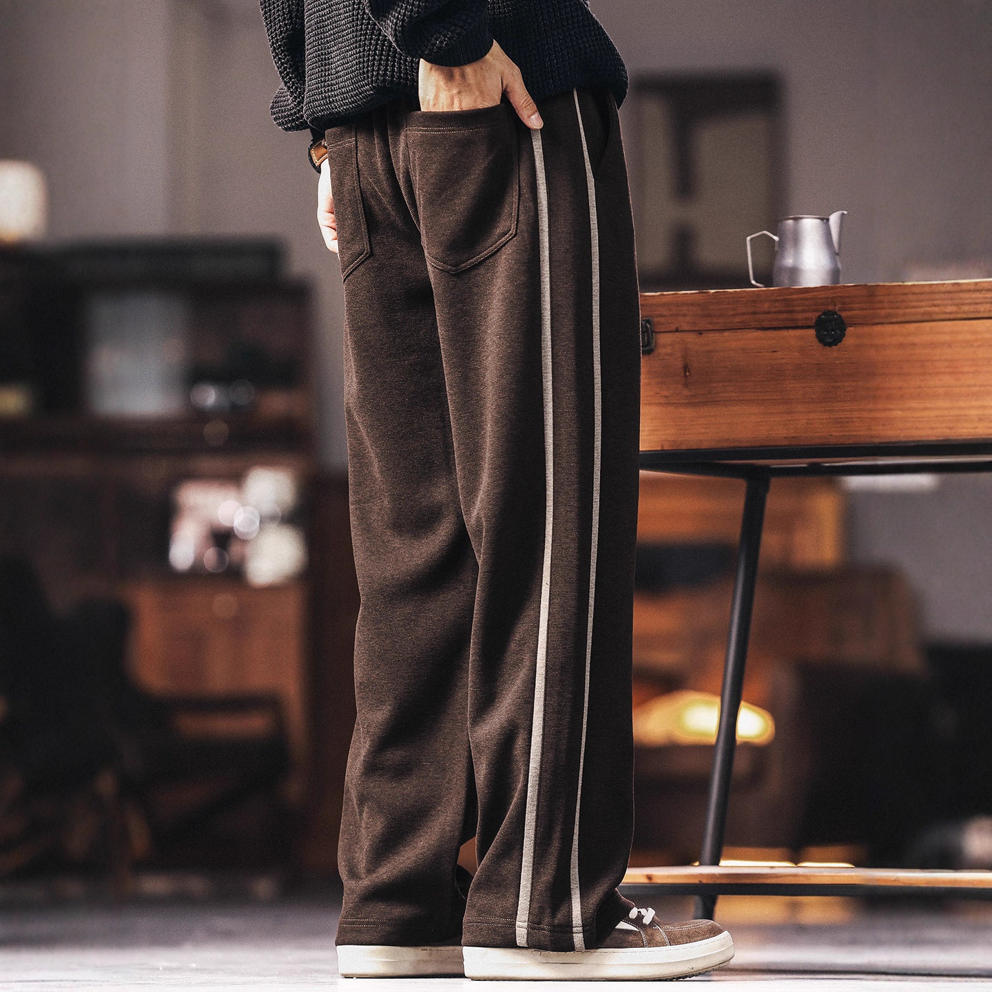 Hochwertige amerikanische Retro-Jogginghose mit zwei Streifen, weich und bequem, lässige Herrenhose mit geradem Bein, Herbst 2025_voghion.com