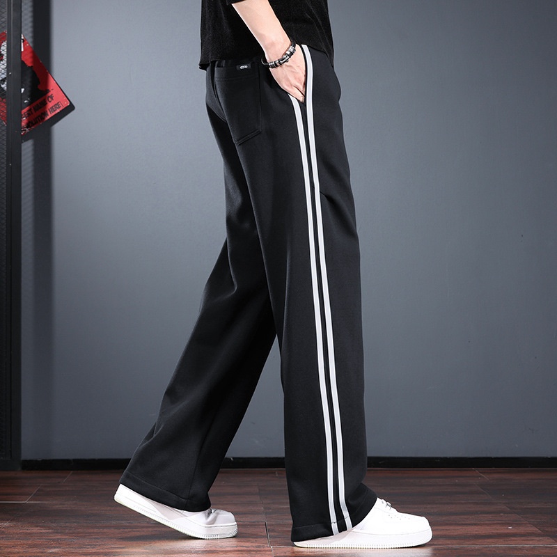 Trendige, gerade geschnittene Freizeithose mit weitem Bein für Herren, Frühlings- und Herbststil, lockere Passform, entspanntes Tragegefühl, gestreift wie von der Stange_voghion.com