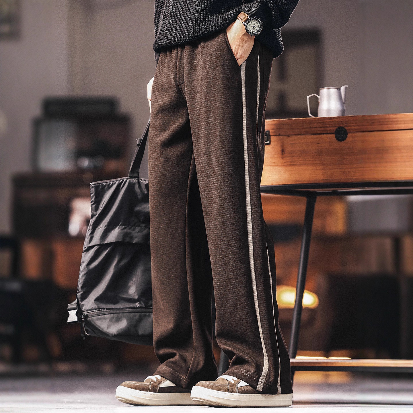 Hochwertige amerikanische Retro-Jogginghose mit zwei Streifen, weich und bequem, lässige Herrenhose mit geradem Bein, Herbst 2025_voghion.com