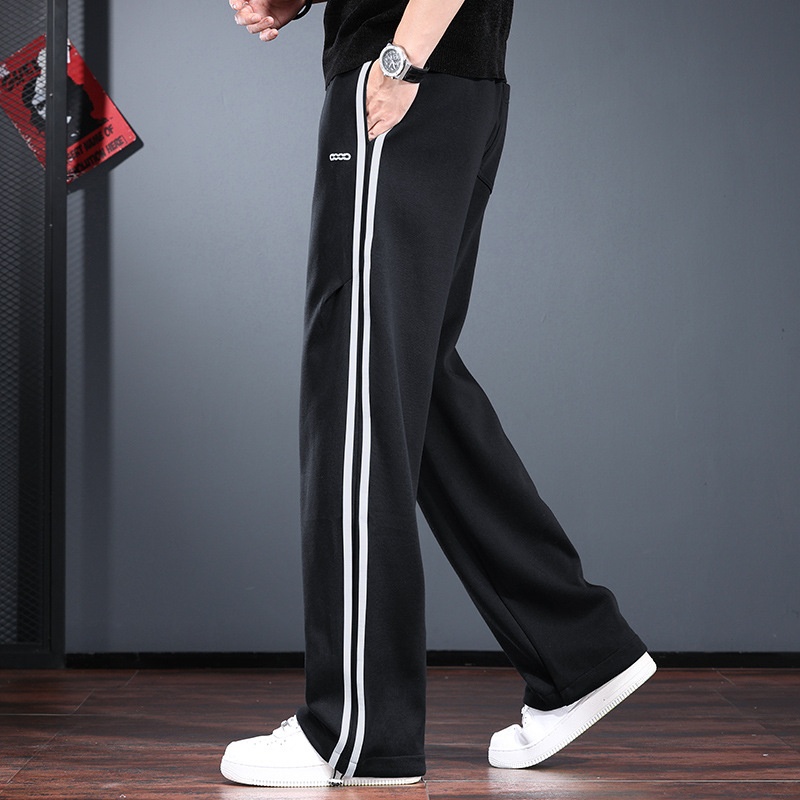 Trendige, gerade geschnittene Freizeithose mit weitem Bein für Herren, Frühlings- und Herbststil, lockere Passform, entspanntes Tragegefühl, gestreift wie von der Stange_voghion.com