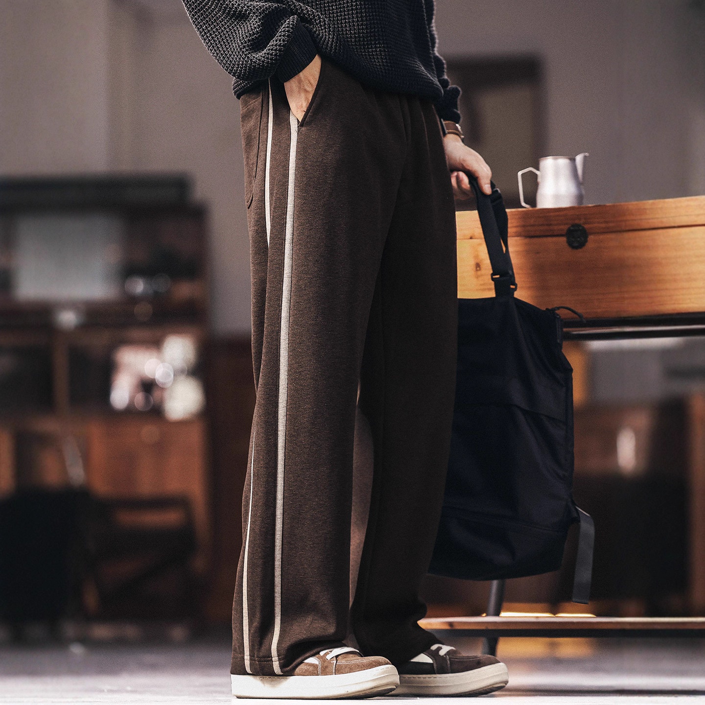 Hochwertige amerikanische Retro-Jogginghose mit zwei Streifen, weich und bequem, lässige Herrenhose mit geradem Bein, Herbst 2025_voghion.com