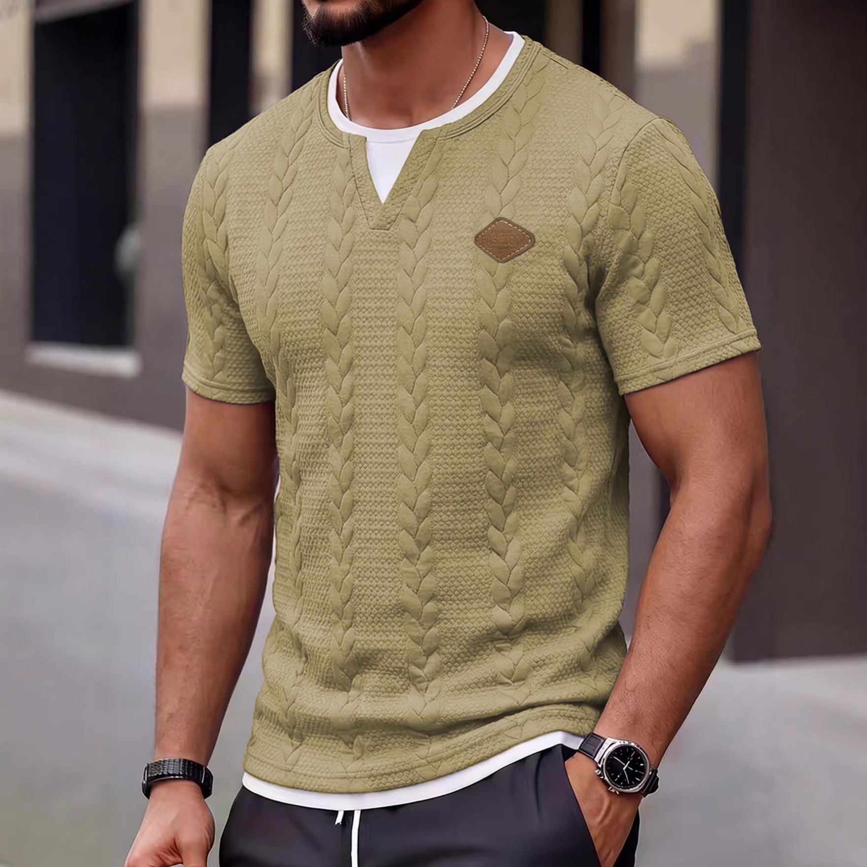 Sito web indipendente transfrontaliero europeo e americano, nuova t-shirt estiva da uomo in jacquard testurizzato con logo in pelle,_voghion.com