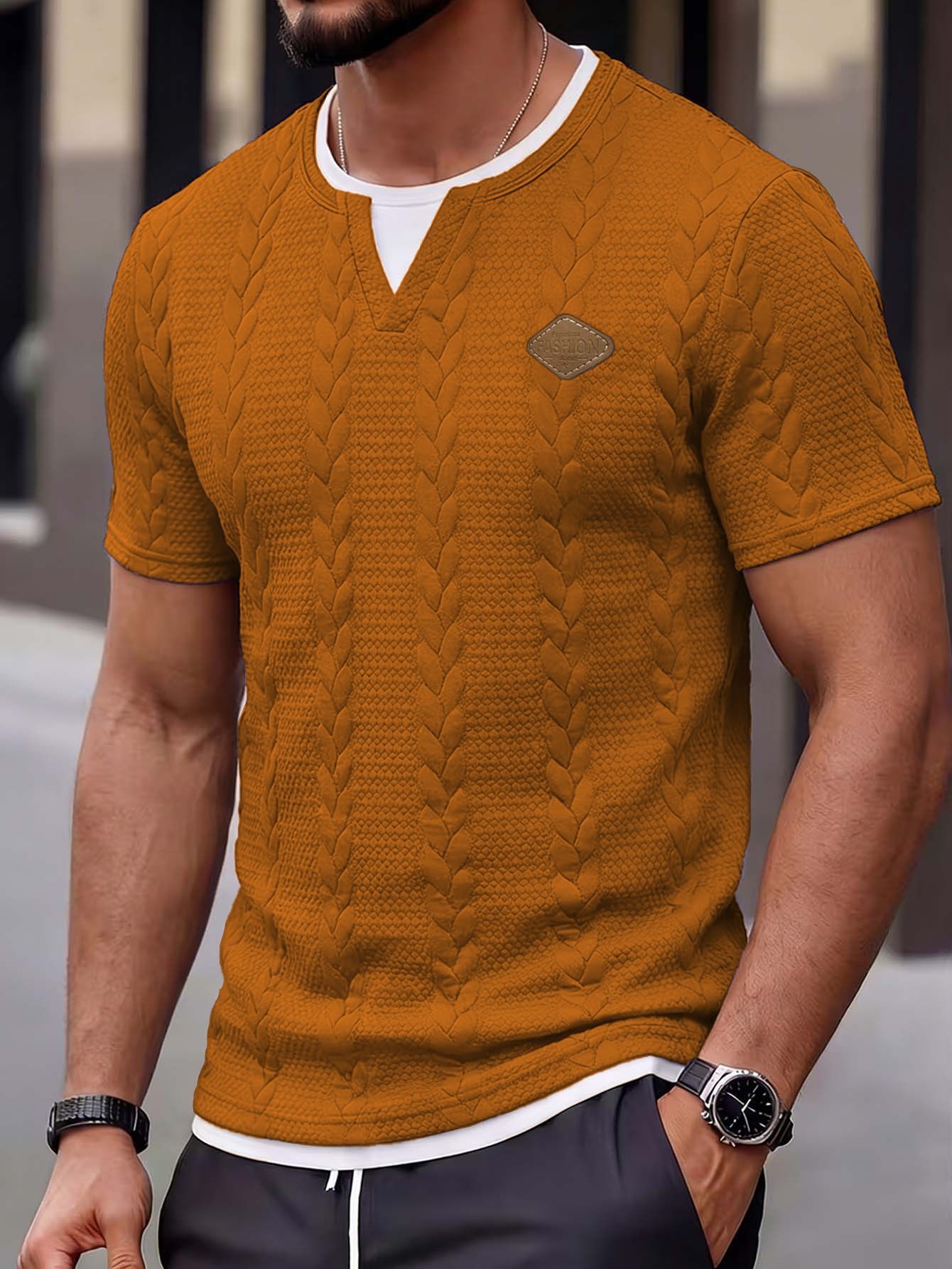 T-shirt uomo in jacquard testurizzato con logo in pelle estate_voghion.com