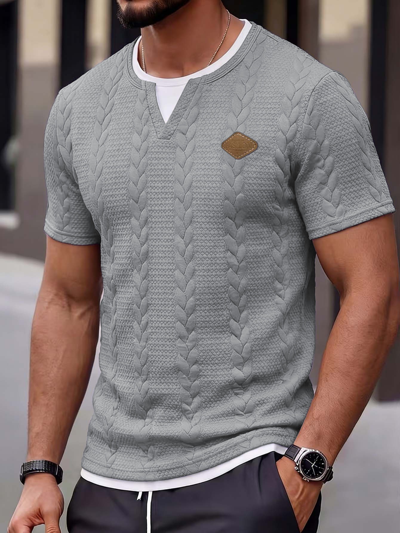 T-shirt uomo in jacquard testurizzato con logo in pelle estate_voghion.com