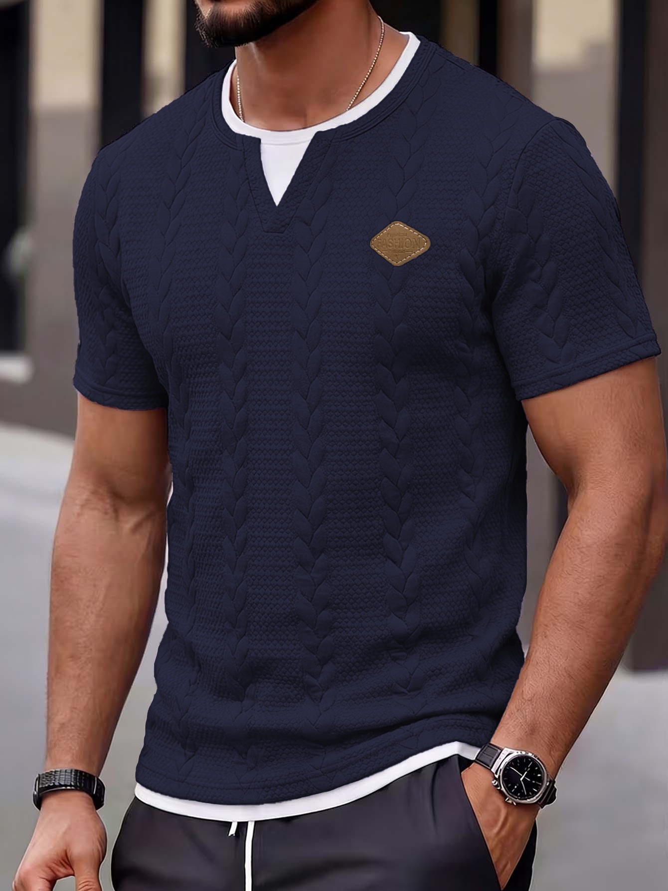 T-shirt uomo in jacquard testurizzato con logo in pelle estate_voghion.com