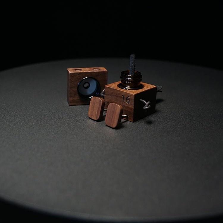 Bil luftfrisker træ figur duft til bil interiør_voghion.com