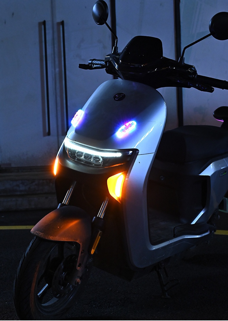 Solar Led Warning Light For Motorcycle Bicycle And Car Anti-collision_voghion.com