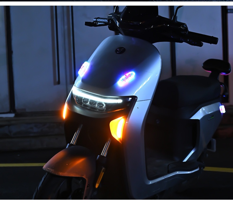 Solar Led Warning Light For Motorcycle Bicycle And Car Anti-collision_voghion.com