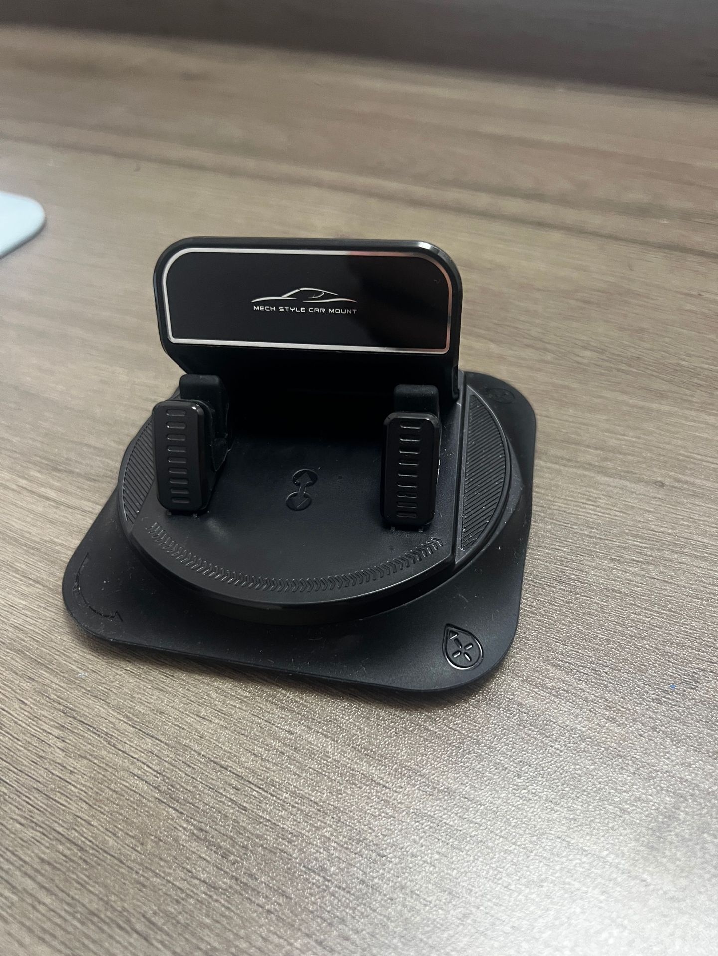 Handyhalterung für das Armaturenbrett/die Mittelkonsole des neuen Automodells 2025: Drehbar, verstellbar, mit stabiler Navigationshalterung_voghion.com