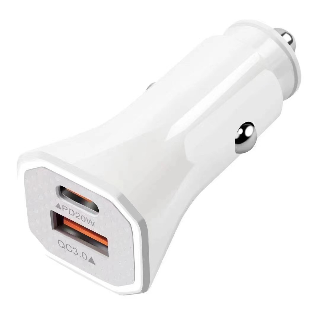 Caricabatterie da auto transfrontaliero a doppia porta PD Type-C e porta USB singola, con connettore di ricarica rapida multifunzione da 38W/20W._voghion.com