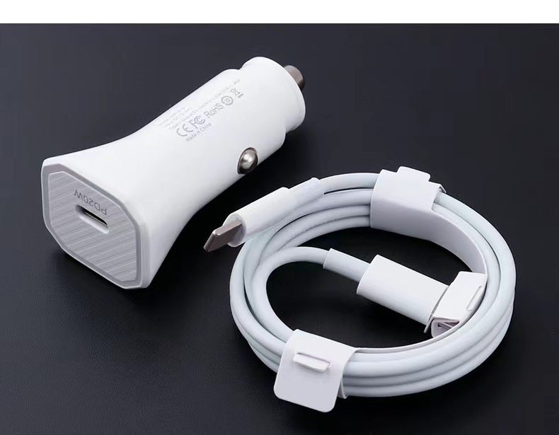 Caricabatterie da auto transfrontaliero a doppia porta PD Type-C e porta USB singola, con connettore di ricarica rapida multifunzione da 38W/20W._voghion.com