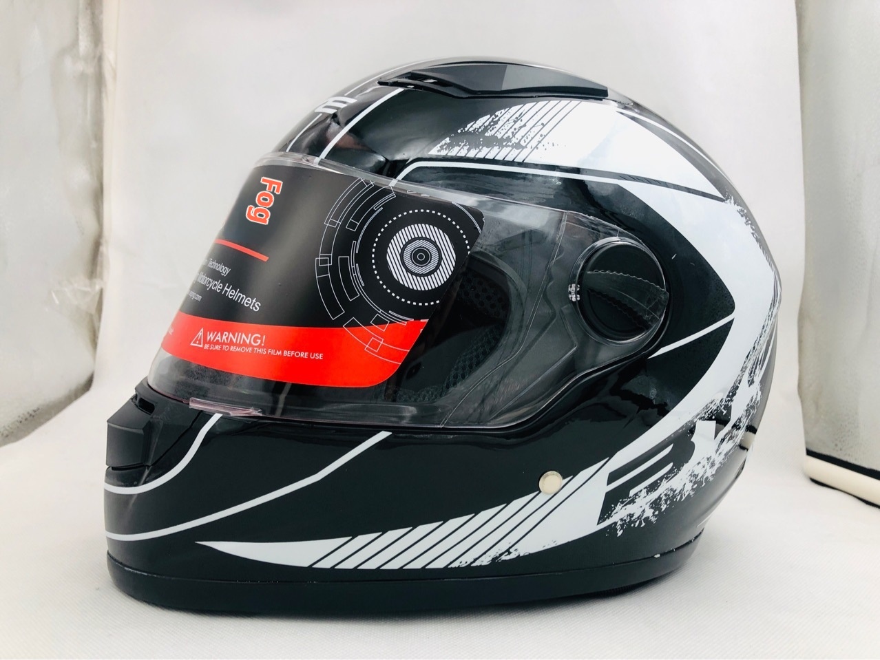 Casco integrale moto per uomo sicurezza stradale_voghion.com